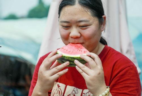 自己吃瓜的视频,一场视觉盛宴的幕后故事