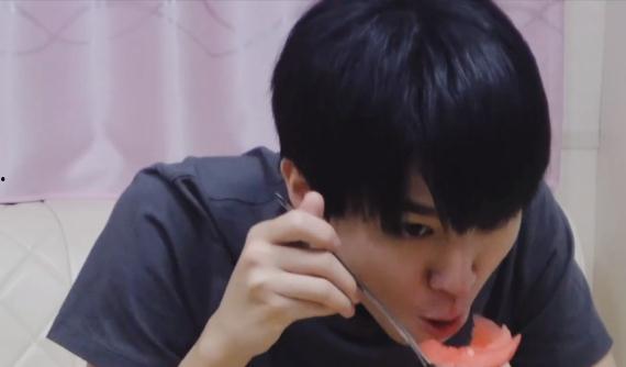 王俊凯和陈坤吃瓜视频大全,娱乐圈幕后趣闻大揭秘