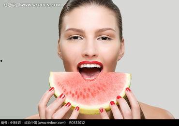 台湾吃瓜美女照片视频,吃瓜美女带你领略台湾风味