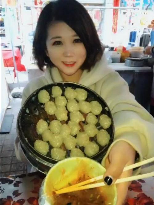 大姐吃蜜瓜的搞笑视频,欢乐满溢的甜蜜瞬间