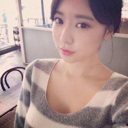 美女吃瓜自拍图片高清视频,高清自拍，美女与瓜果的视觉盛宴